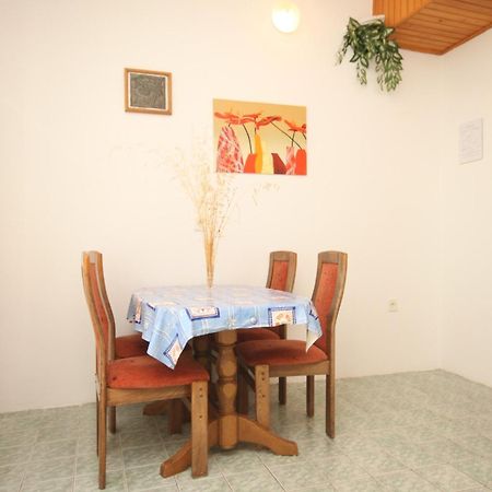 Apartments By The Sea Kali, Ugljan - 8202 חדר תמונה