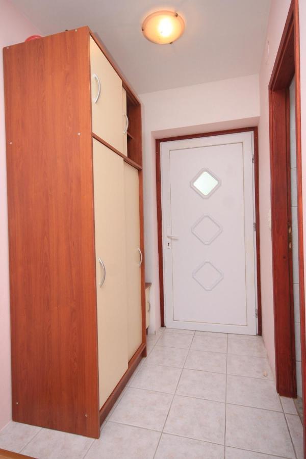 Apartments By The Sea Kali, Ugljan - 8202 מראה חיצוני תמונה