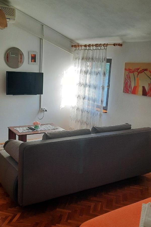 Apartments By The Sea Kali, Ugljan - 8202 מראה חיצוני תמונה